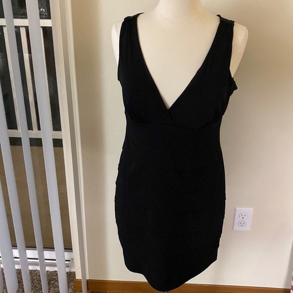 Black dress - Picture 1 of 2